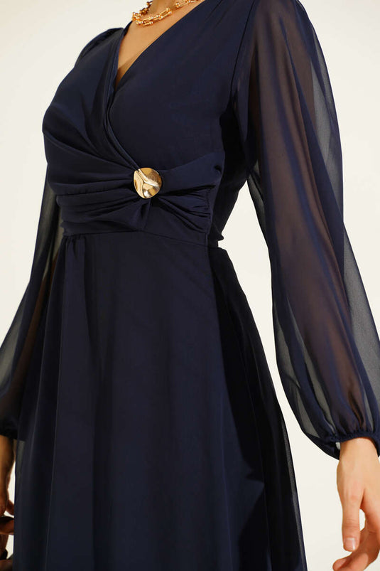 Kleid mit V-Ausschnitt und Bronzdetails, Marineblau