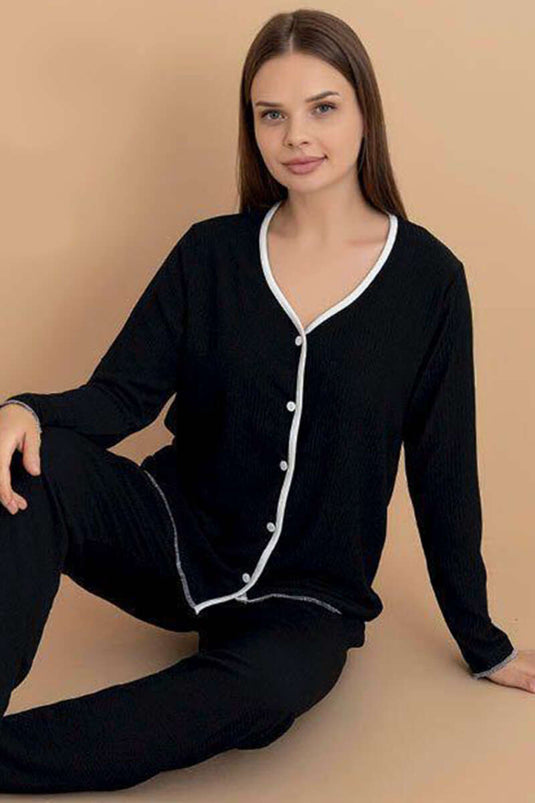 طقم بيجامة بأزرار من القماش المخملي أسود