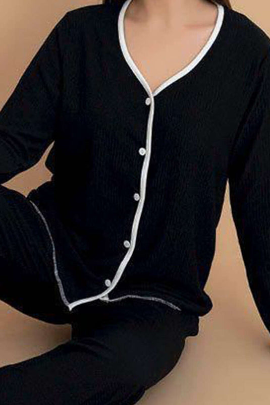 طقم بيجامة بأزرار من القماش المخملي أسود