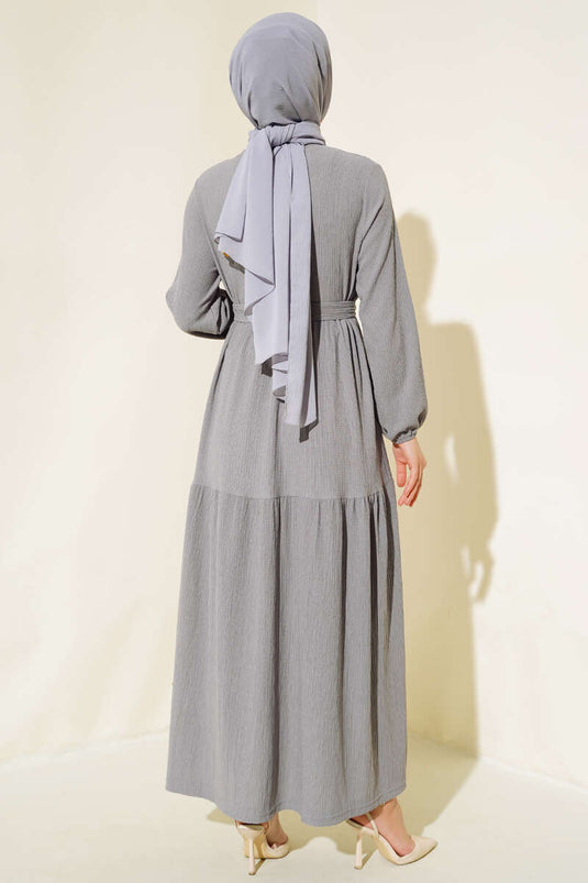 Robe grise à volants en crêpe