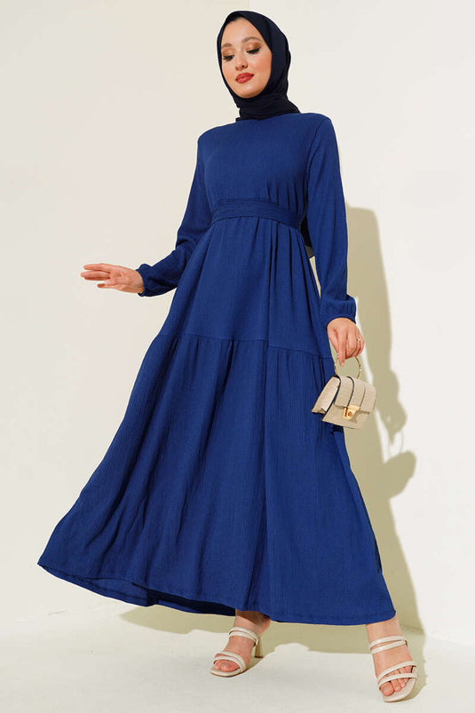 Robe en crêpe à plusieurs étages bleu marine