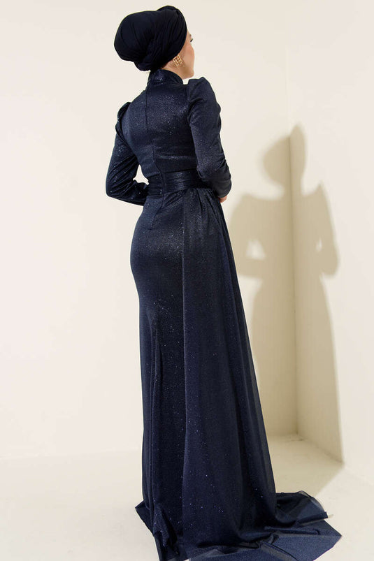 فستان سهرة لامع بتفاصيل التجميع باللون الأزرق الداكن