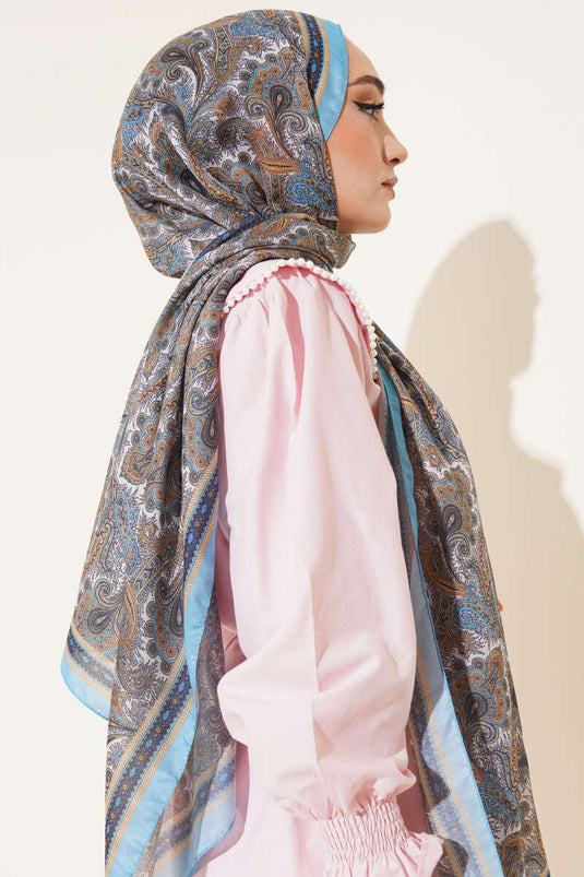 Châle détaillé de la série Wren, bleu clair