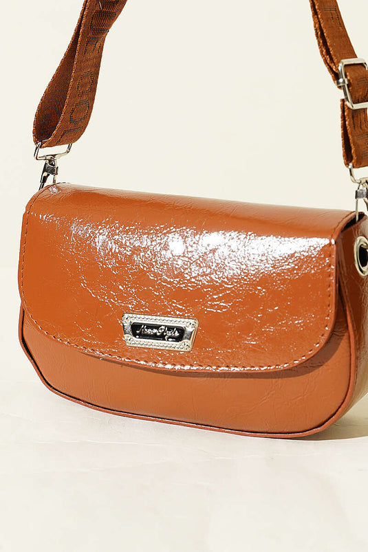 Sac en cuir verni à bandoulière croisée couleur tabac