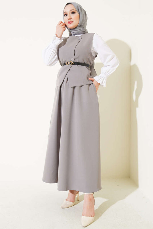 Costume deux pièces à jupe et ceinture à boutons croisés gris