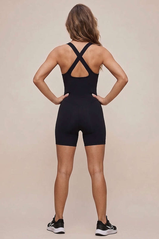 Combinaison short noire à bretelles croisées