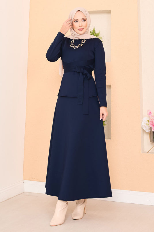 Ensemble jupe hijab élégant avec ceinture croisée bleu marine