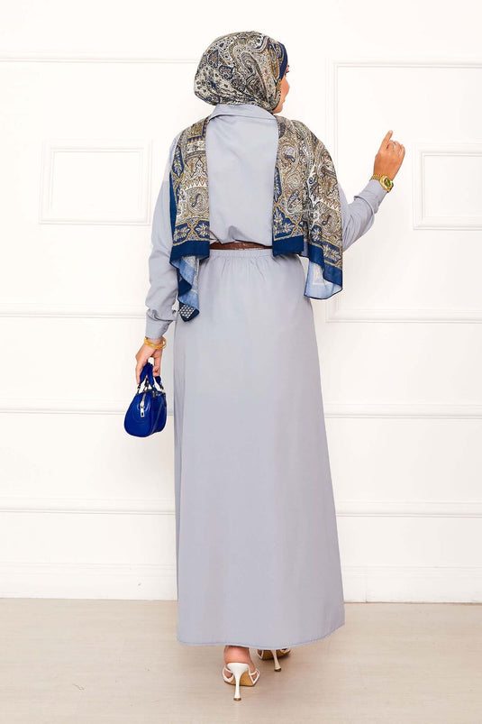 Costume deux pièces à jupe avec poches en gris