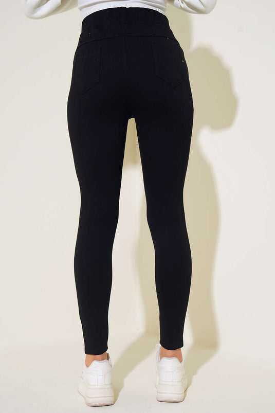 Leggings mit Taschendetail in Schwarz