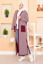 Cardigan hijab en tricot à rayures en zigzag avec détails de poche, bordeaux