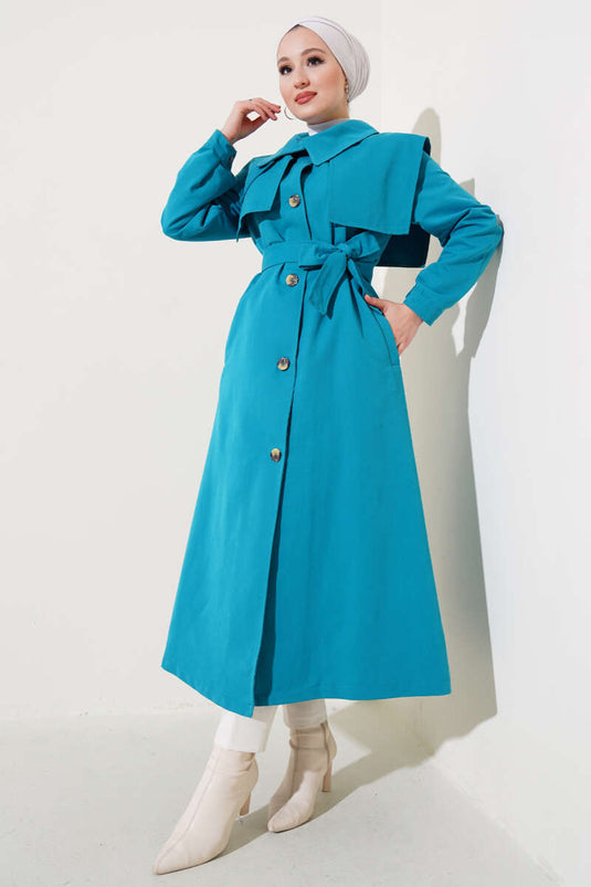 Cape-Trenchcoat mit Taschenklappe und detailliertem Cape-Trenchcoat in Petrol