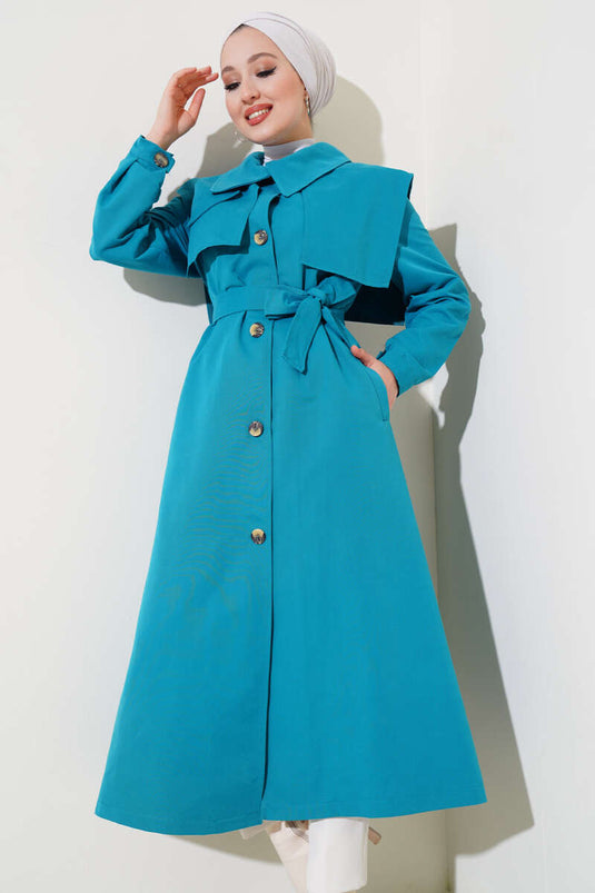 Cape-Trenchcoat mit Taschenklappe und detailliertem Cape-Trenchcoat in Petrol