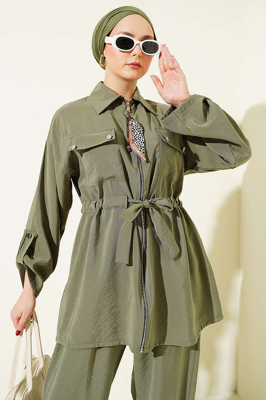 Ensemble modal kaki avec ceinture à tunnel et fermeture à glissière frontale