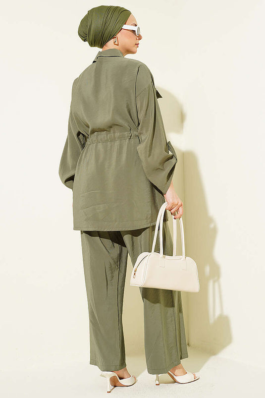 Ensemble modal kaki avec ceinture à tunnel et fermeture à glissière frontale