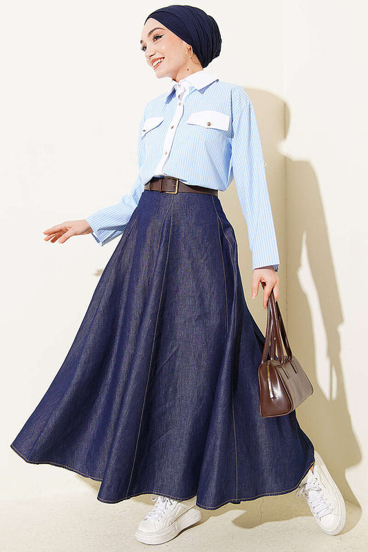 Kurzarmhemd mit Streifen und Umschlagtasche in Babyblau