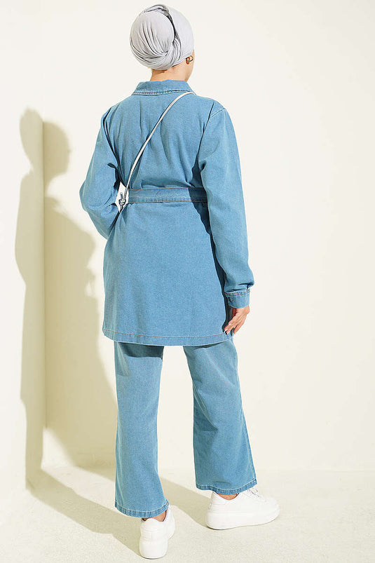 Ensemble Deux Pièces En Jean Bleu Clair Avec Ceinture À Strass