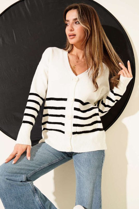 كارديجان محبوك بتفاصيل مخططة وجيوب، لون بيج فاتح