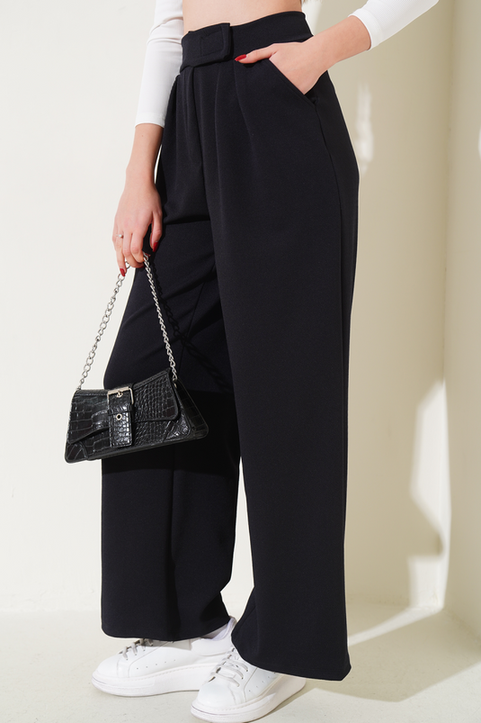 بنطلون فضفاض مطوي مع جيوب من برلمان