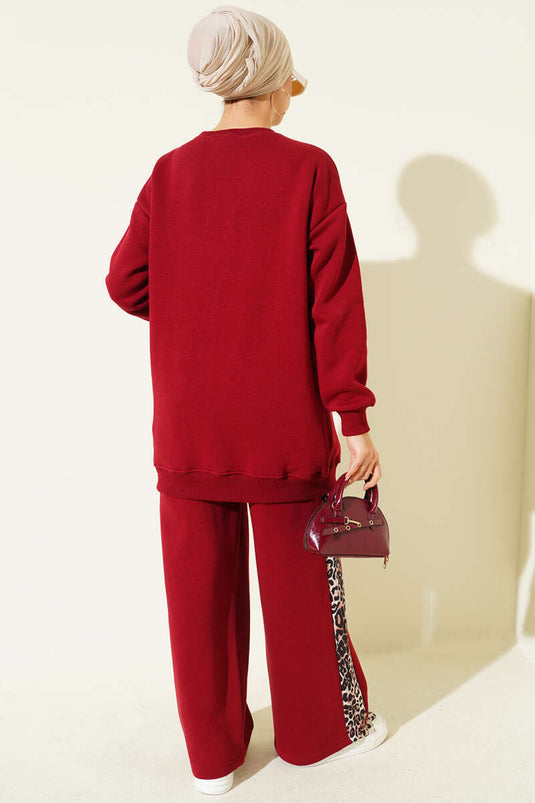 بدلة من قطعتين بثلاثة خيوط مطبوعة بنقشة جلد النمر باللون العنابي