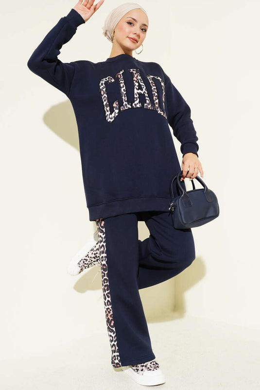 بدلة من قطعتين بثلاثة خيوط مطبوعة بنقشة جلد النمر باللون الأزرق الداكن