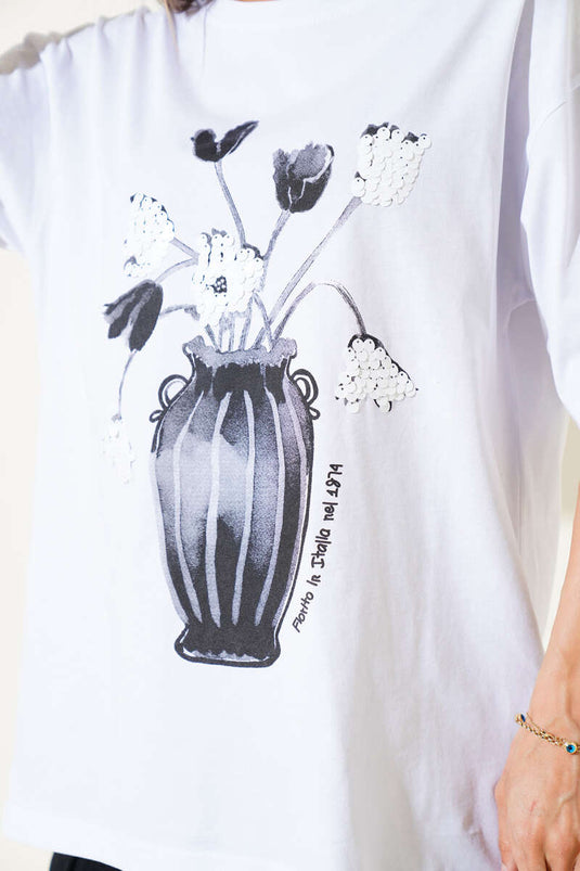 T-shirt blanc à sequins imprimés de fleurs