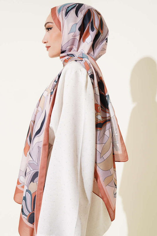 شال ناعم مخطط بنقوش زهرية، لون بني فاتح