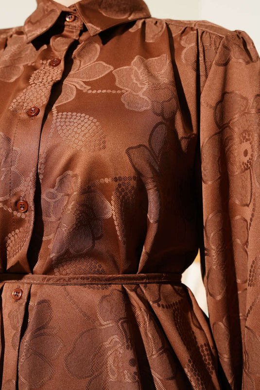 Chemise en jacquard à motifs floraux avec ceinture en corde marron