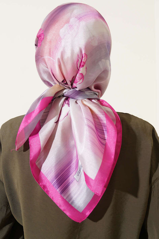 وشاح من قماش التويل بنقشة زهور باللون الفوشيا