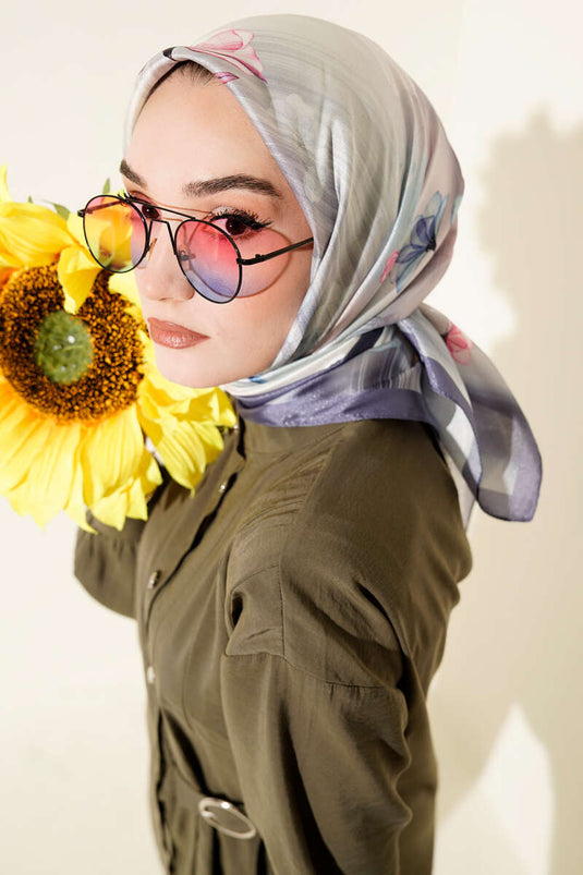 Schal aus Twill mit Blumenmuster, schiefergrau