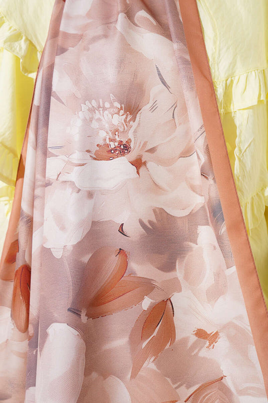 شال من قماش التويل بنقشة زهور، لون لاتيه