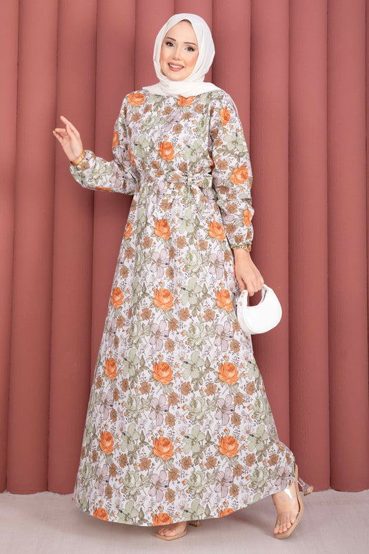 Robe verte à fleurs avec ceinture froncée à la taille