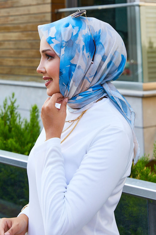 وشاح حجري منقوش بالزهور