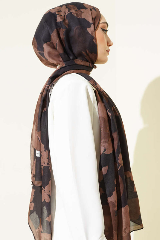 وشاح مضلع بنقوش زهرية، لون جملي