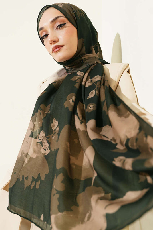 شال ريبانا بنقشة زهور باللون الأخضر الزيتوني