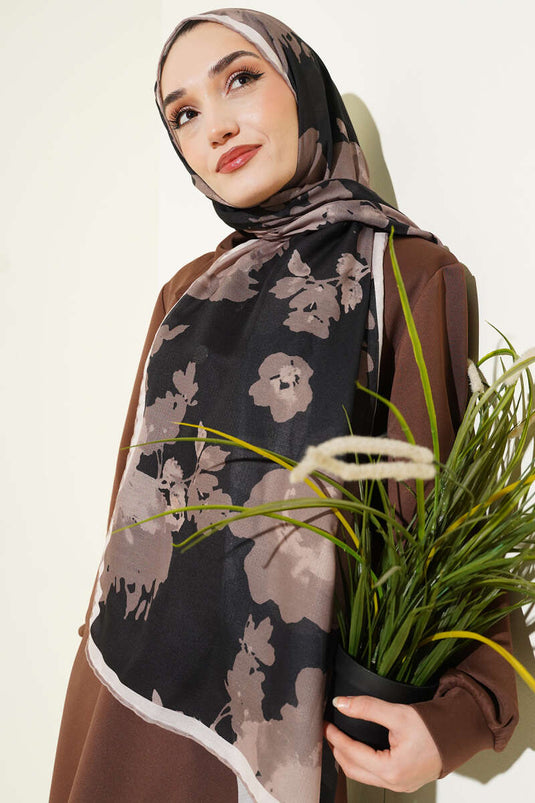 شال ريبانا بنقشة زهور أسود بيج