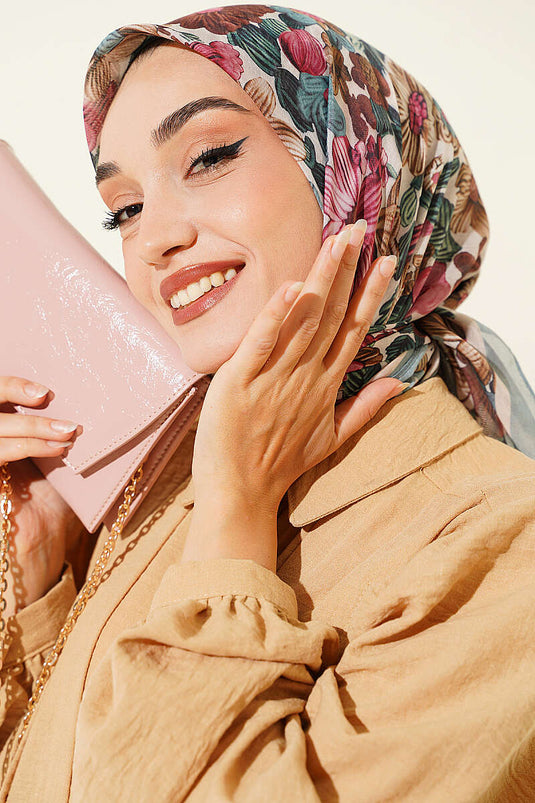 وشاح مزخرف بنمط زهري