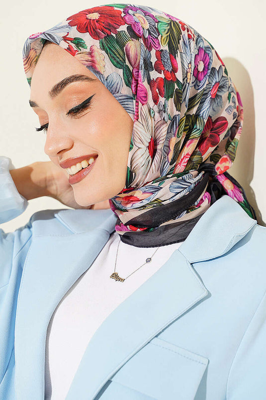 وشاح ناعم مزخرف بالأزهار أسود بيج