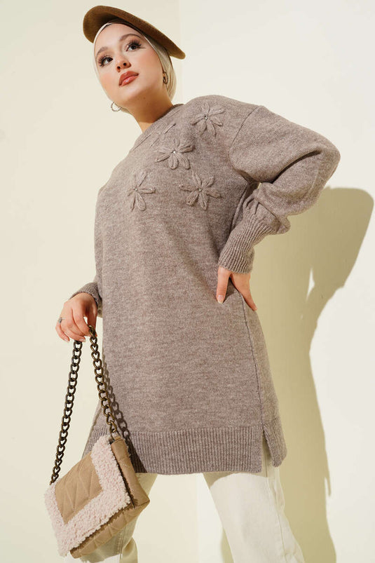 تونيك محبوك ناعم بتفاصيل زهرية، لون المنك