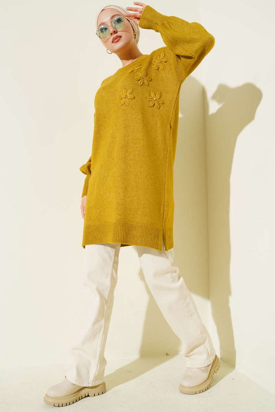 تونيك ناعم محبوك بتفاصيل زهرية، أخضر زيتوني