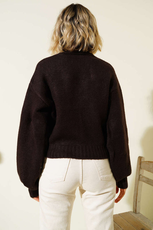 Cardigan corto in maglia con bottoni floreali, marrone