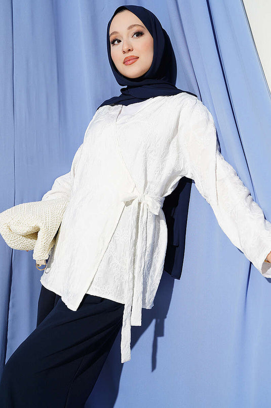 Çiçek İşlemeli Bağlamalı Kimono Beyaz