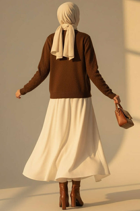 كنزة محبوكة قصيرة مطرزة بالزهور - قهوة