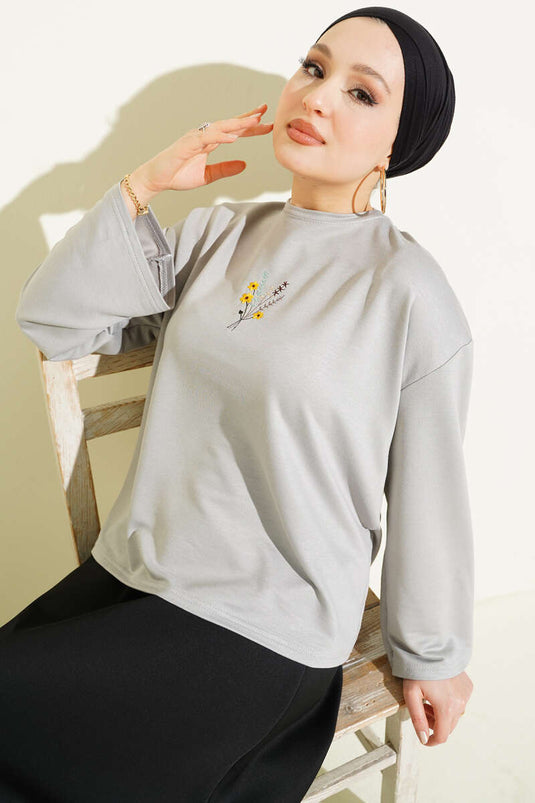 بلوزة لويشا مطرزة بالزهور باللون الرمادي