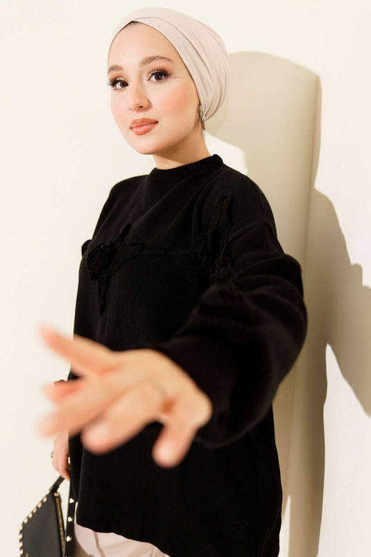 كنزة صوفية محبوكة مطرزة بالزهور، سوداء