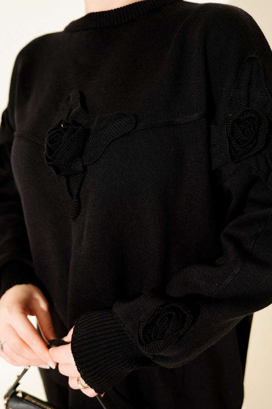 كنزة صوفية محبوكة مطرزة بالزهور، سوداء