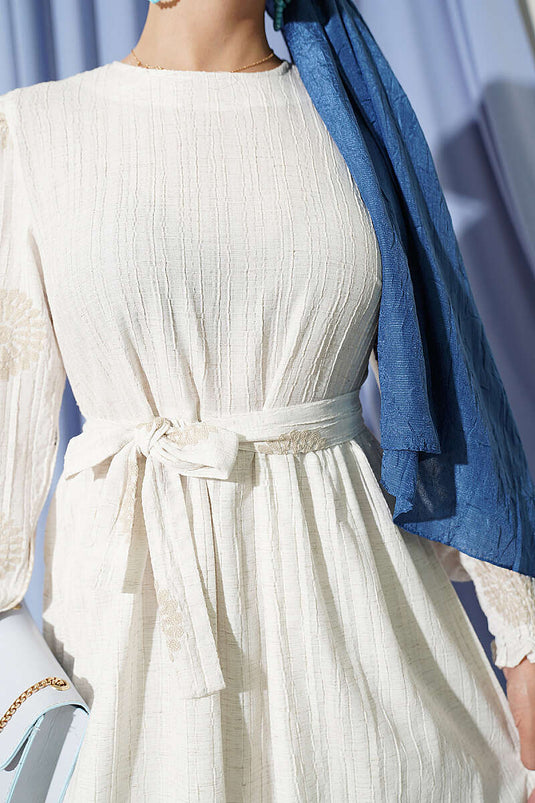 Robe Brodée À Fleurs Marine