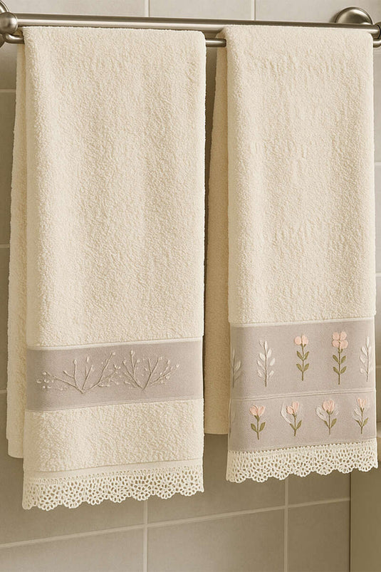 Lot de 2 serviettes de toilette en dentelle brodée à motifs floraux (assorties) 1