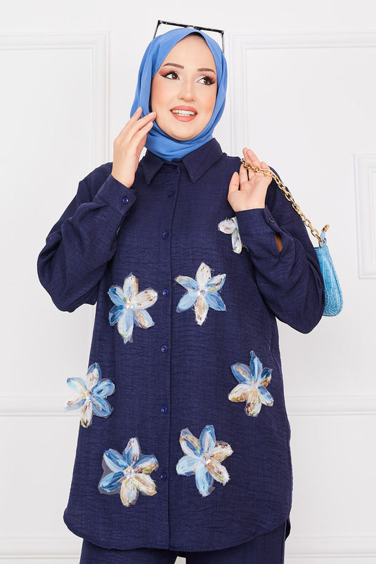 Traje de hiyab de lino con bordado floral azul marino