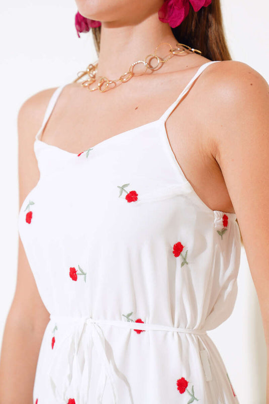 Robe en mousseline écru à bretelles fleuries rouge