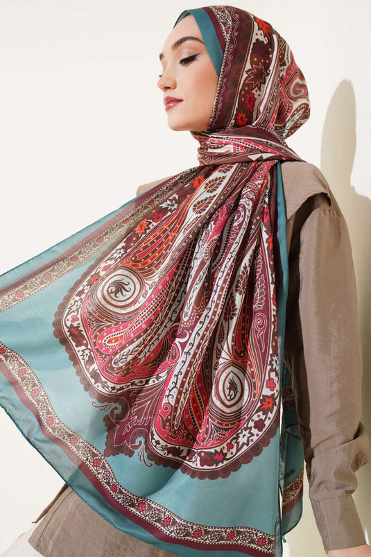 Scialle con motivo etnico floreale verde mandorla